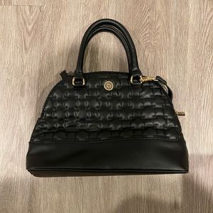 Anne klein purse. Color black.